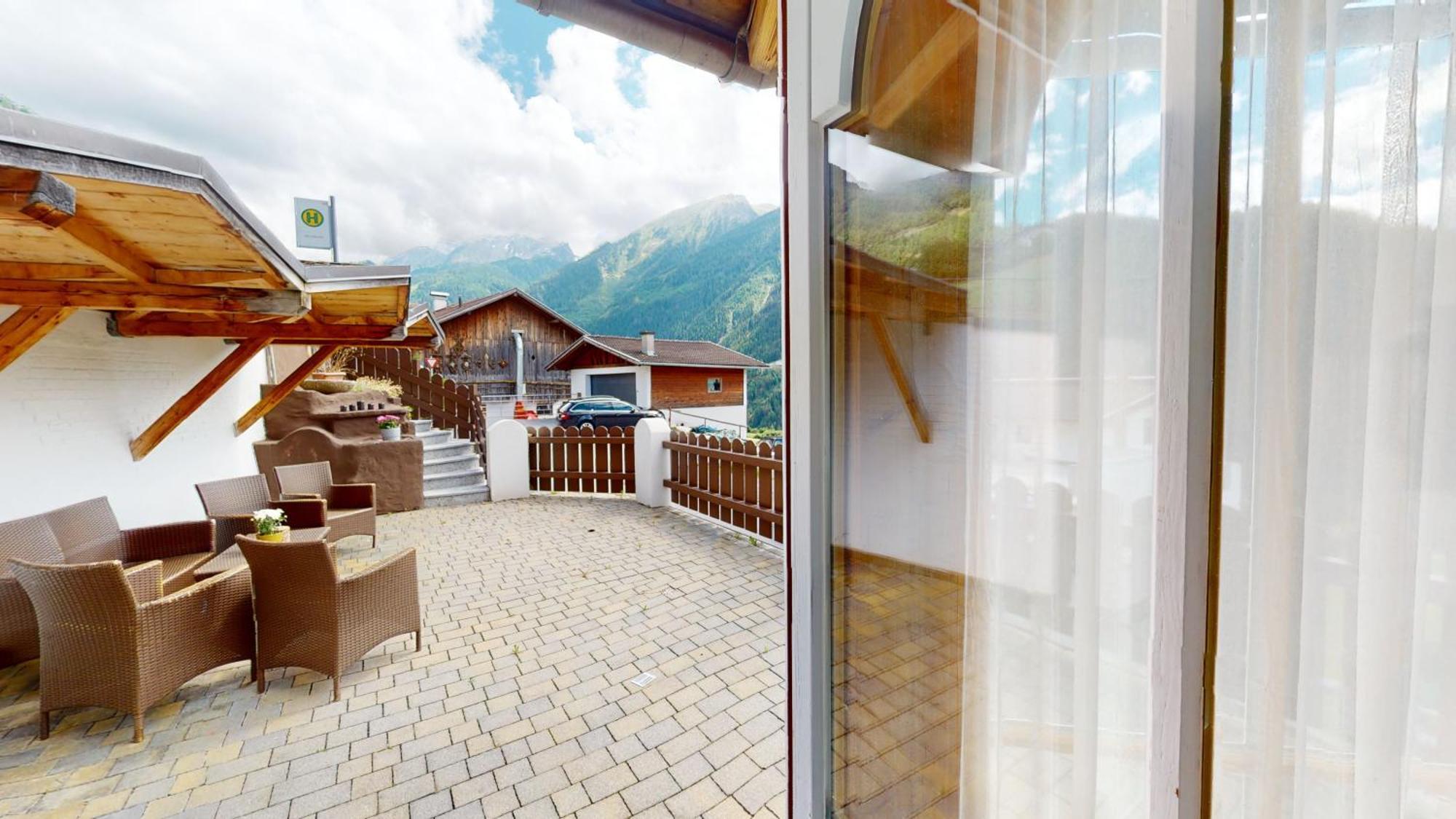 Апарт готель Pitztal Living Єрценс Екстер'єр фото